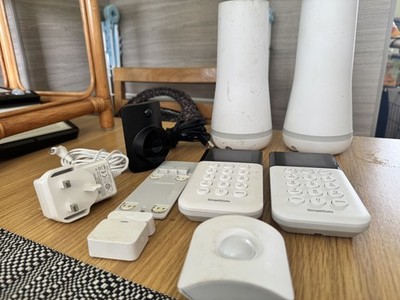 SimpliSafe Gen 3 Home Security System SSBS3 2xBasisstation Tastatur Sensoren Ersatzteile