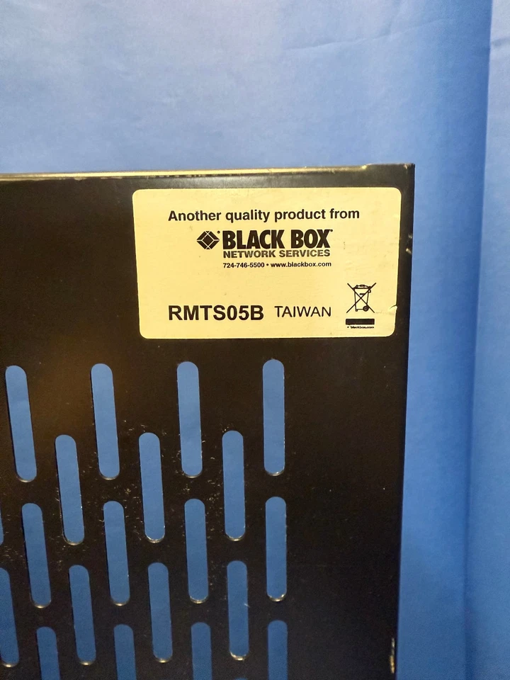 Black Box RMTS05B 19" Rackmount Vented Fixed Shelf - Image 2 of 4