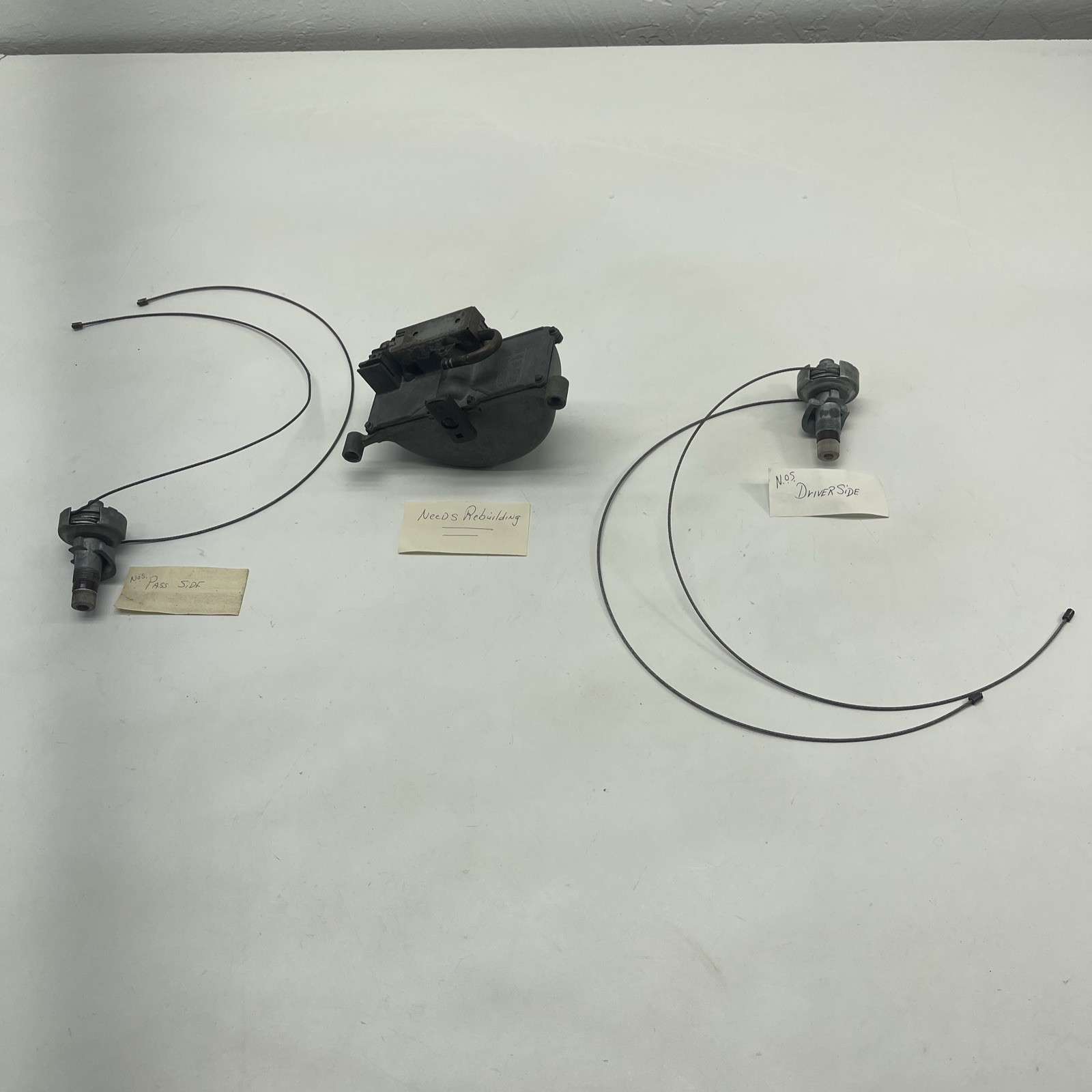 NOS 1953 54 Chevrolet Car L&R Wiper Transmissions & Used Motor d6