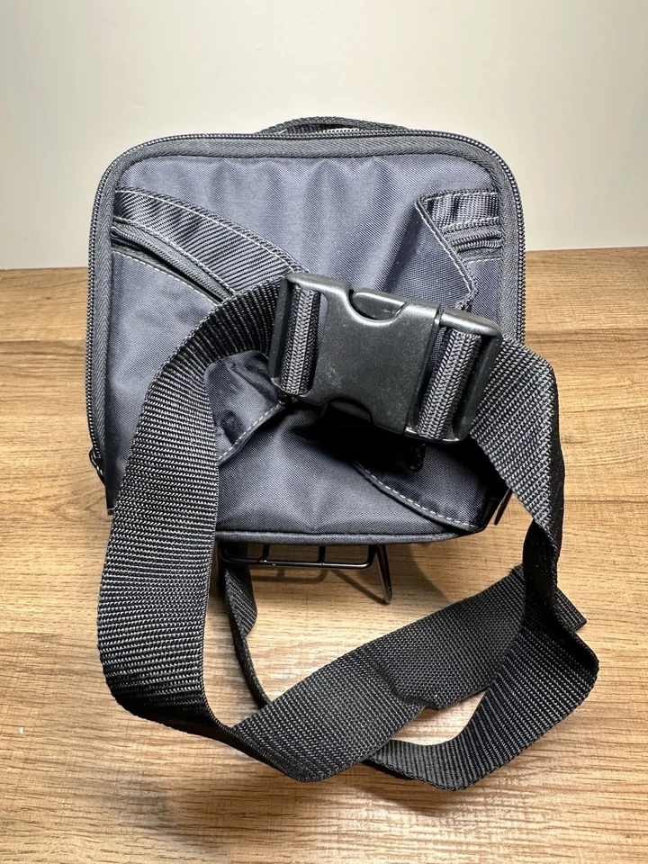 CASE LOGIC CD Walkman Carrying Bag Black w/ Strap - Image 3 of 4