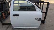 (LOCAL PICKUP ONLY) Passenger Front Door Clas...