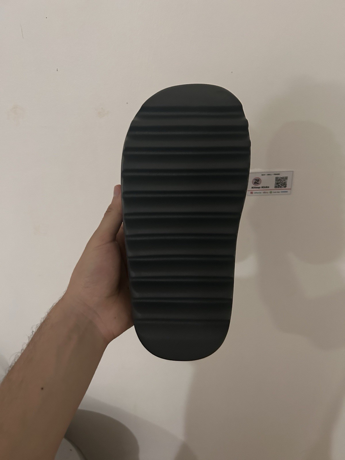 Size 8 Men’s Adidas Yeezy Slide Gray ID2350 thumbnail 7