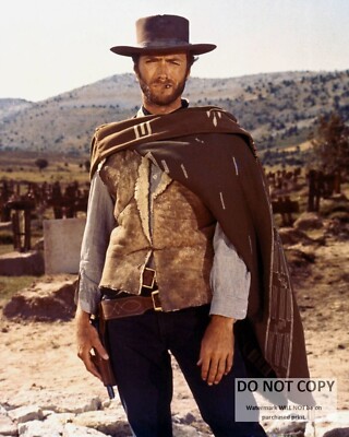 CLINT EASTWOOD ''THE GOOD, THE BAD AND THE UGLY'' - 8X10 PUBLICITY PHOTO (EE-031)