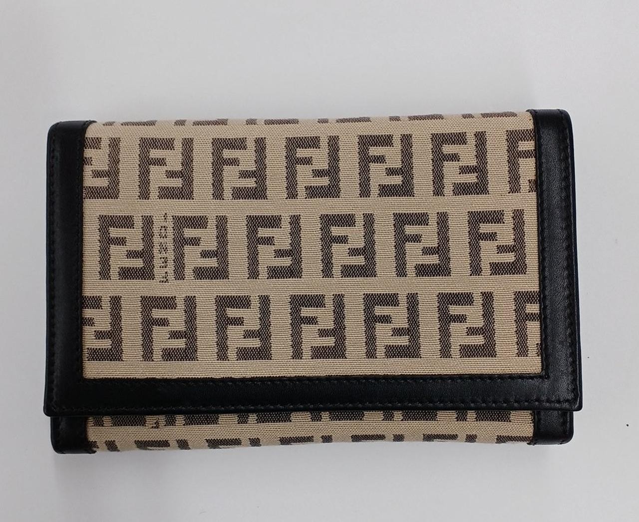 RARE FENDI 8M0029 Wallet Authentic Designer Leather Luxury