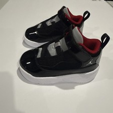 Nike Air Jordan Max Aura 2 Toddler Black Red CN8096-006 Size 6C