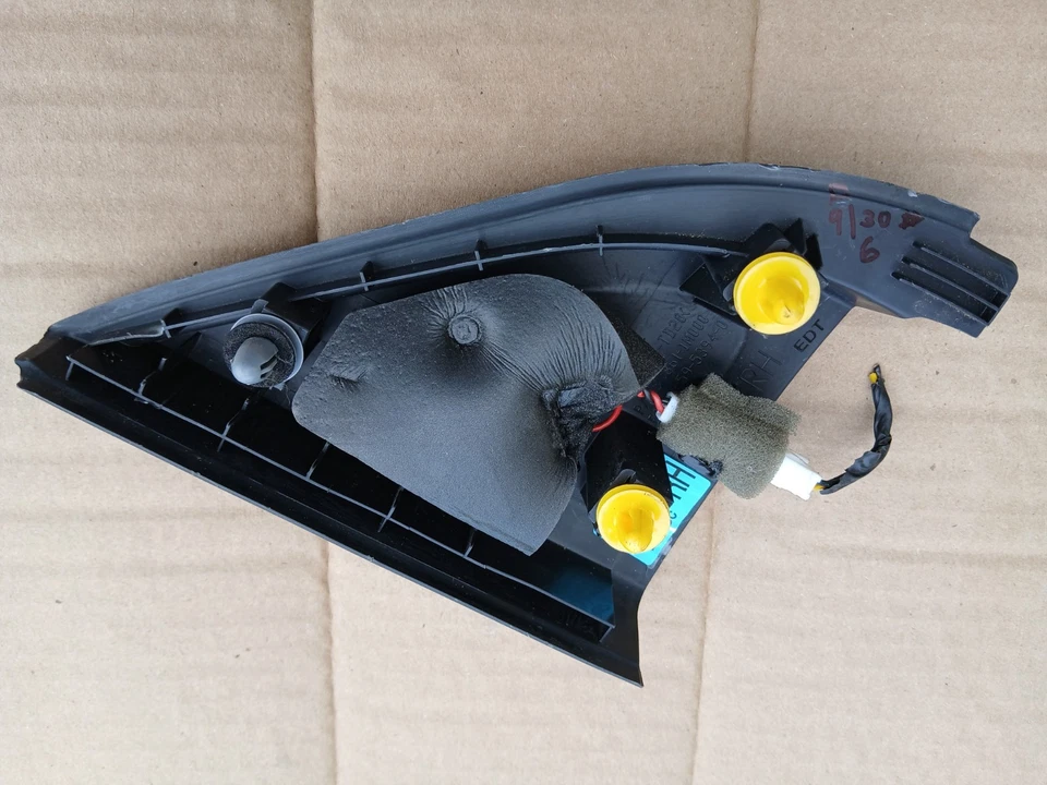 Оригинальный передний правый твитер динамик с отделкой 87660-1M000 — 10–13 Kia Forte - Изображение 3 из 4