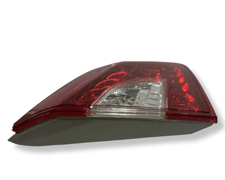 Внутренний задний фонарь в сборе для Nissan Sentra от оригинального производителя 2013–2015 годов - Изображение 2 из 4