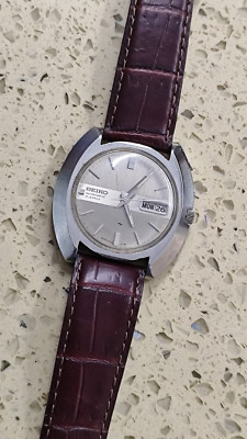 Seiko 7006-7020 AUTOMATIC Silver Dial Wristwatch 19 jewels full Working