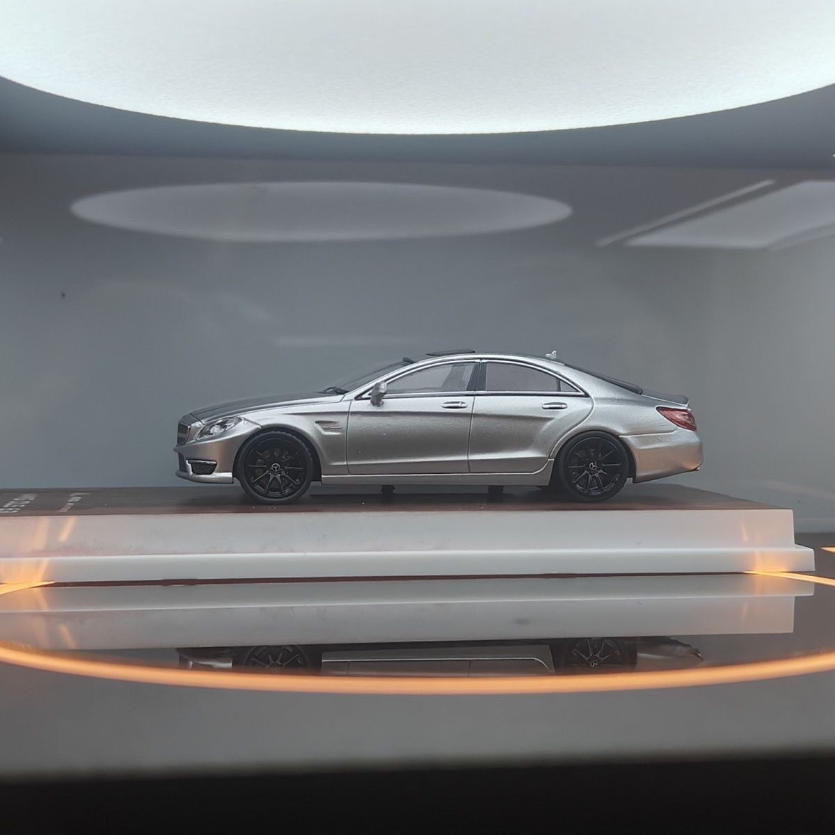 Mercedes Benz CLS 63 Wagon Bianco - Modello Pressofuso 1:64, MJ Models, Cerchi Cromati