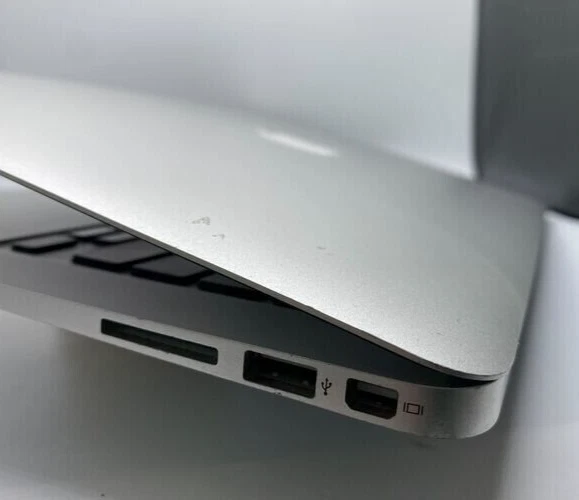 FOR PARTS - Apple MacBook Air MC503LL/A Core 2 Duo SL9400 2GB RAM 128GB SSD - Image 4 of 4