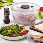 OXO Good Grips® Salatschleuder 4.0 Einhand Bedienung Sieb Schleuder