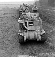 WW2 WWII Photo World War Two / US Army M3 Lee Tanks in England 1942 North Africa