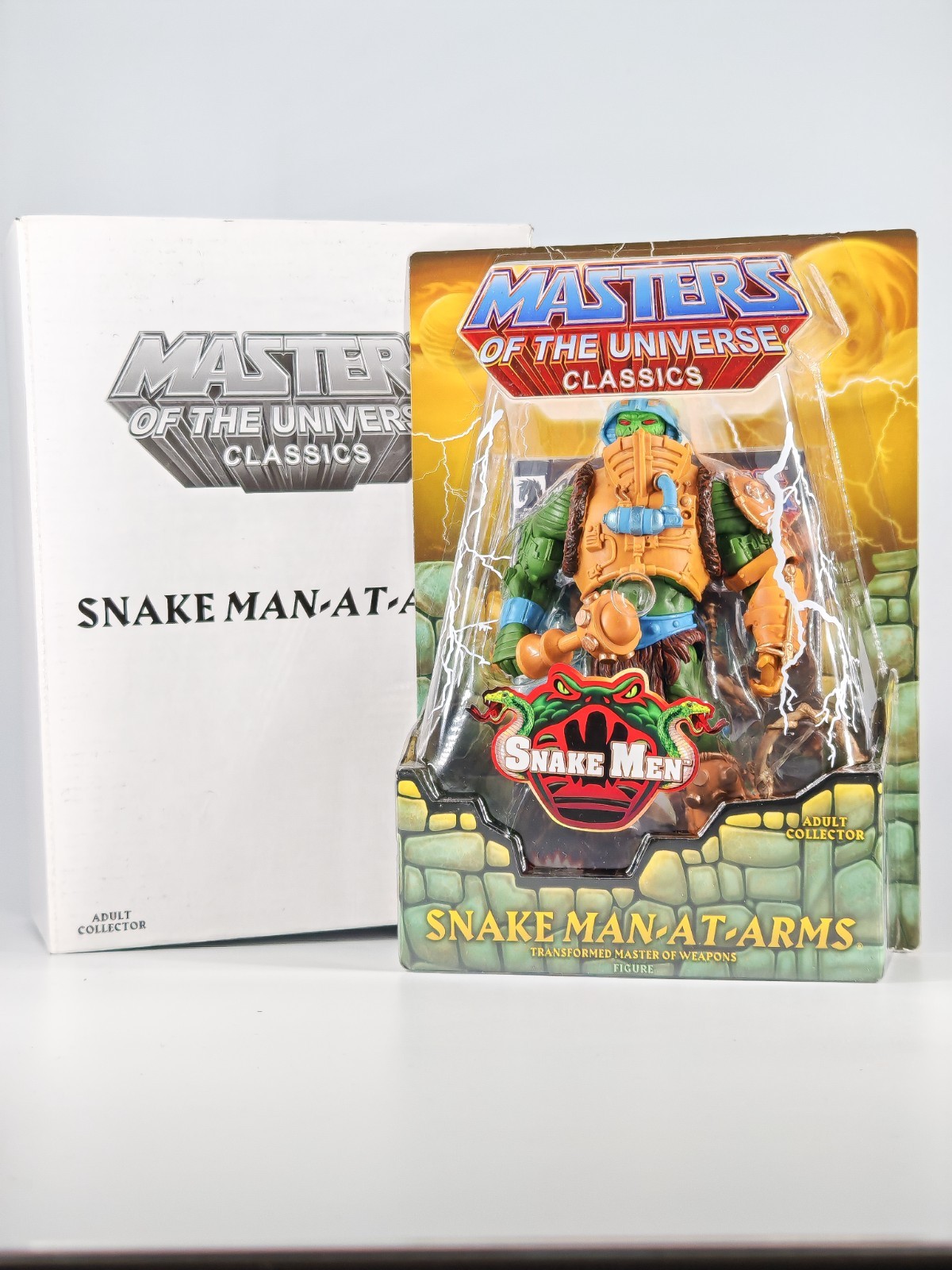 SNAKE MAN-AT-ARMS + COMIC MISB MOTUC He-Man Masters of the Universe