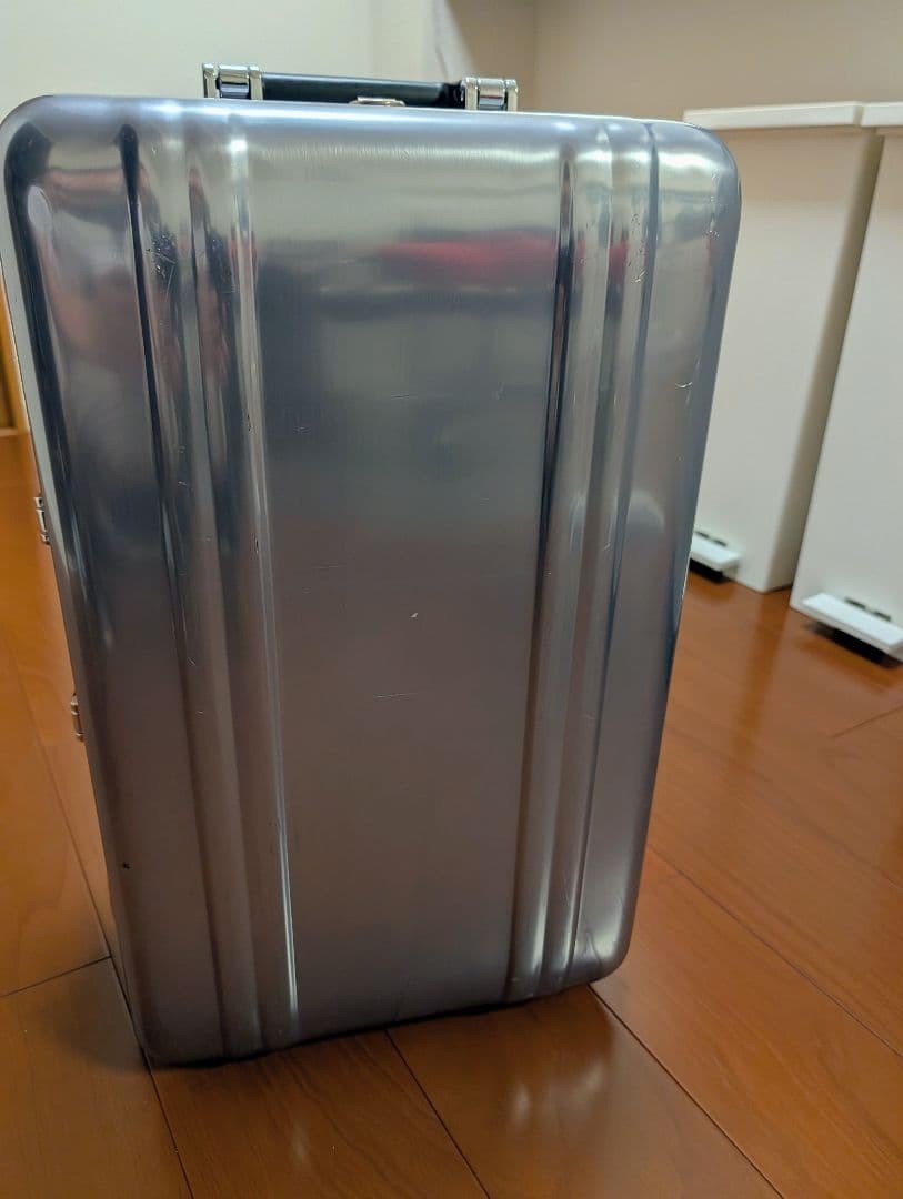 Zero Halliburton ZR21 Silver 2-wheels Carry Case Suitcase | eBay