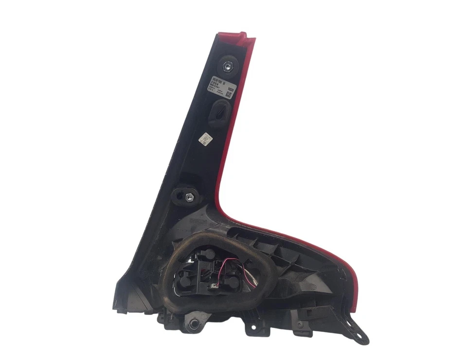 Luz trasera exterior trasera izquierda lado cercano Volvo V40 2014 31395844  Foto 4 de 4