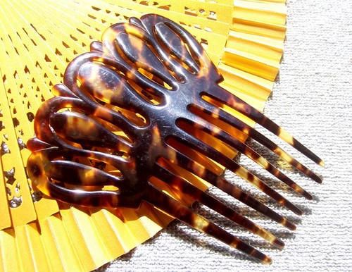 Antique faux tortoiseshell hair comb -  NO US IMPORT FEES - Foto 14 di 14