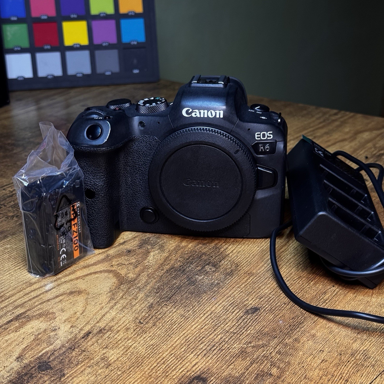 Canon EOS R6 - Low Shutter - US Seller - Fast Ship