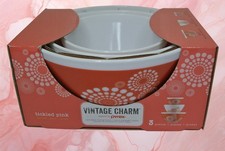 NEW in BOX! VINTAGE CHARM TICKLED PINK PYREX INSPIRED SET 3 MIXING BOWLS! L518