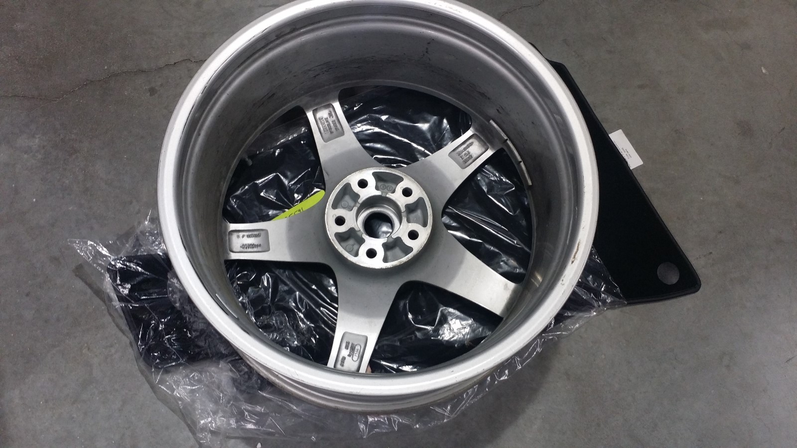 Ferrari FF OEM Factory Genuine Original Equipment Single (1) 20" Rear Wheel