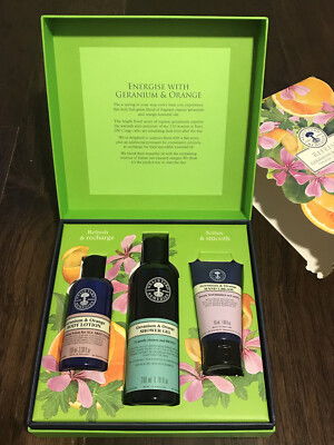 NEAL'S YARD REMEDIES REFRESH-GERANIUM & ORANGE ORGANIC COLLECTION-NIB & SLEEVE