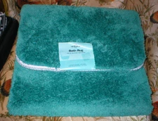 MOHAWK HOME BATH RUG 20" X 60" GREEN POLYESTER SOLD AS IS