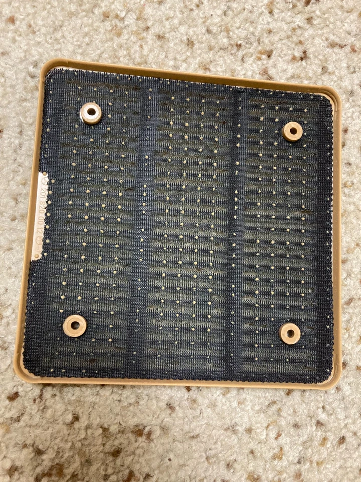 Cubierta de altavoz trasero Mercedes Benz W201 190E 190D bronceado oscuro original OEM Foto 2 de 2