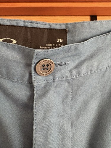 Men's Blue Oakley Pants Sz 36 X 26 Golf Par Chinos Vault Straight Stretch - Picture 3 of 13