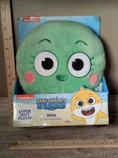 Baby Shark: Fin Friends Vola - 8" Plush with Sound