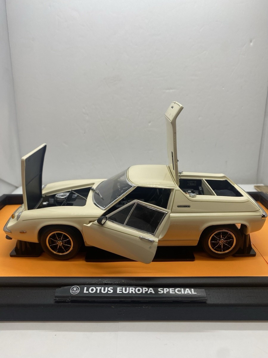 RARE 1:18 1974 LOTUS EUROPA SPECIAL, Cream /Sand-Black Interior