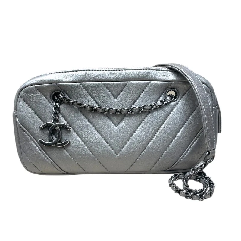 Chanel — CHANEL V-Stitch Handbag Gray Calfskin Handbag 20 #OKB2594