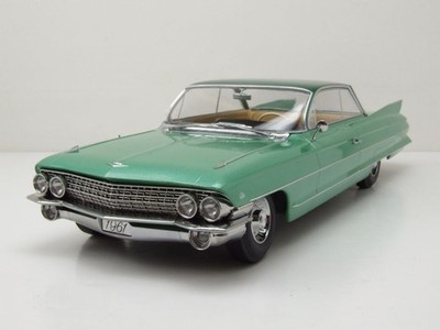 Cadillac Series 62 Coupe DeVille 1961 hellgrün metallic Modellauto 1:18 KK Scale
