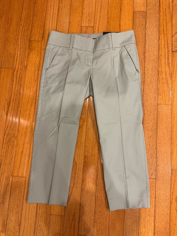NWT Ann Taylor Petite Size 0P Light Gray Modern Fit Cropped Length Pants