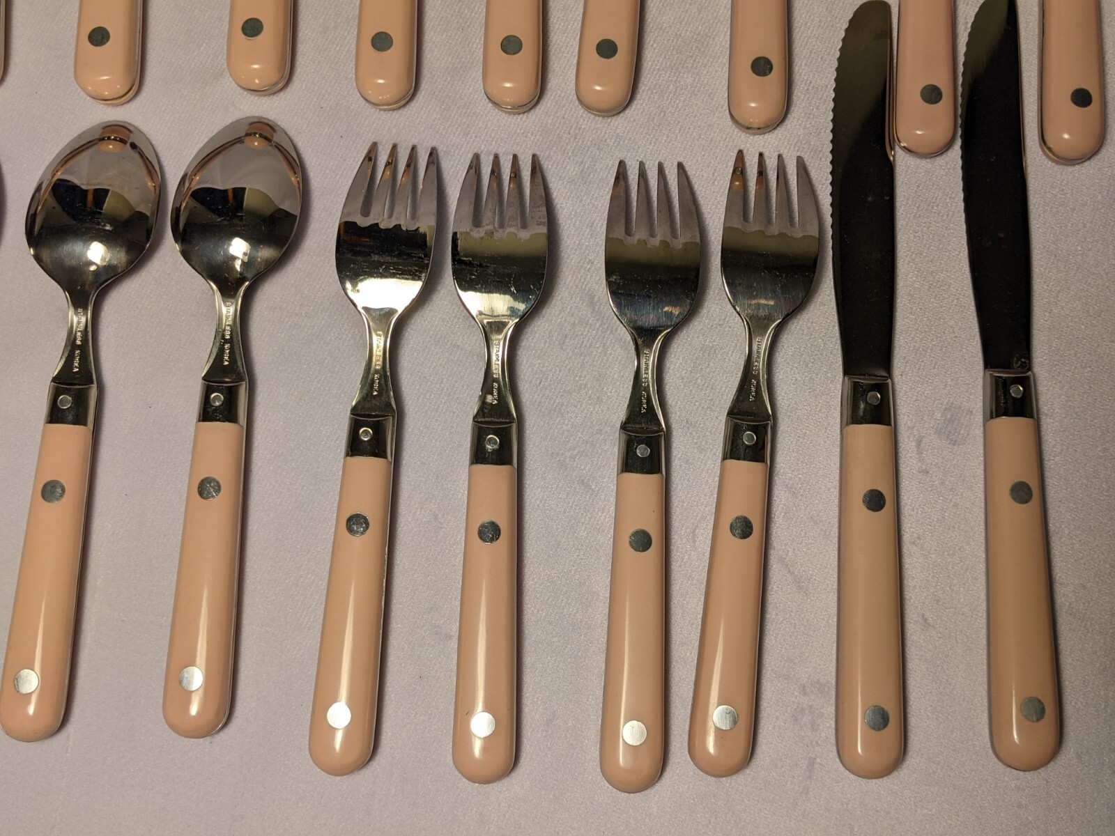 Vtg Korea Stainless Riveted 4 Sets Dining Utensils Flatware 20 Pcs Pink Handle - Picture 11 of 17