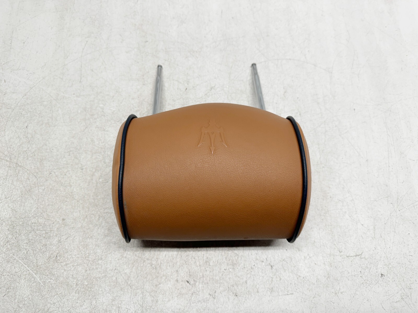 H411317 2003-2012 Maserati Quattroporte Front Seat Headrest Head Rest LH OR RH