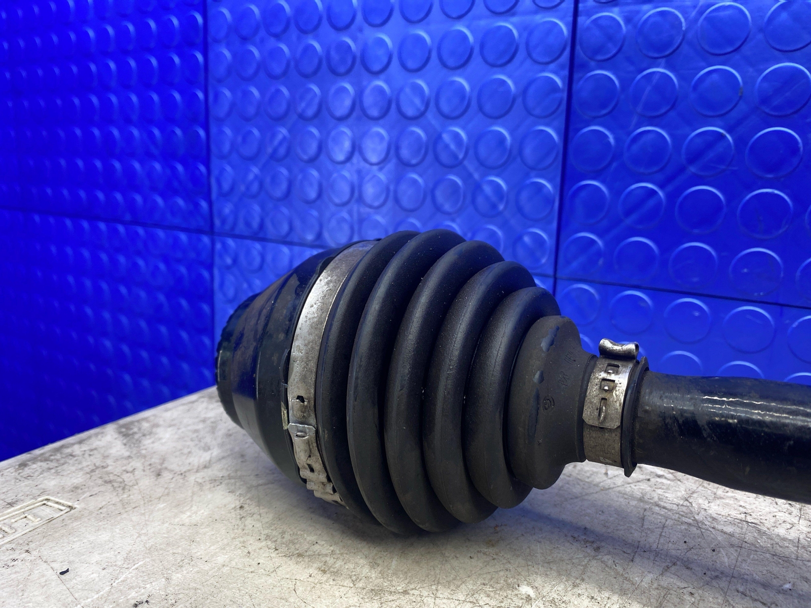 2014-2019 BMW I8 OEM REAR RIGHT OUTER INNER CV AXLE SHAFT *RUST*