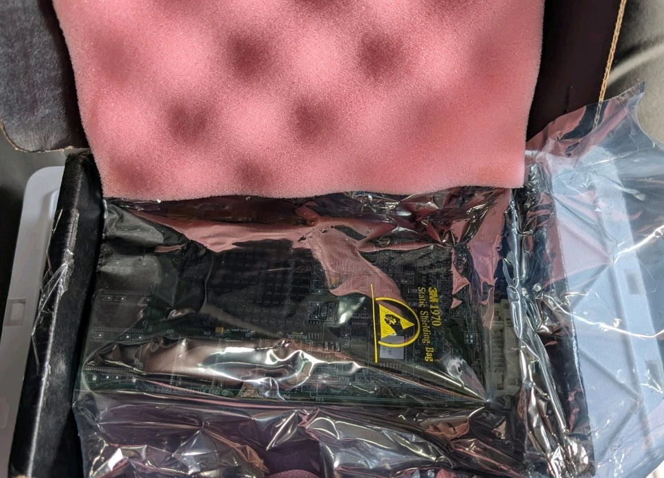 Genuine ATI Rage 128 Pro VGA+DVI AGP Graphics Card P/N 1026301301 - 109-63000-00 - Image 2 of 3