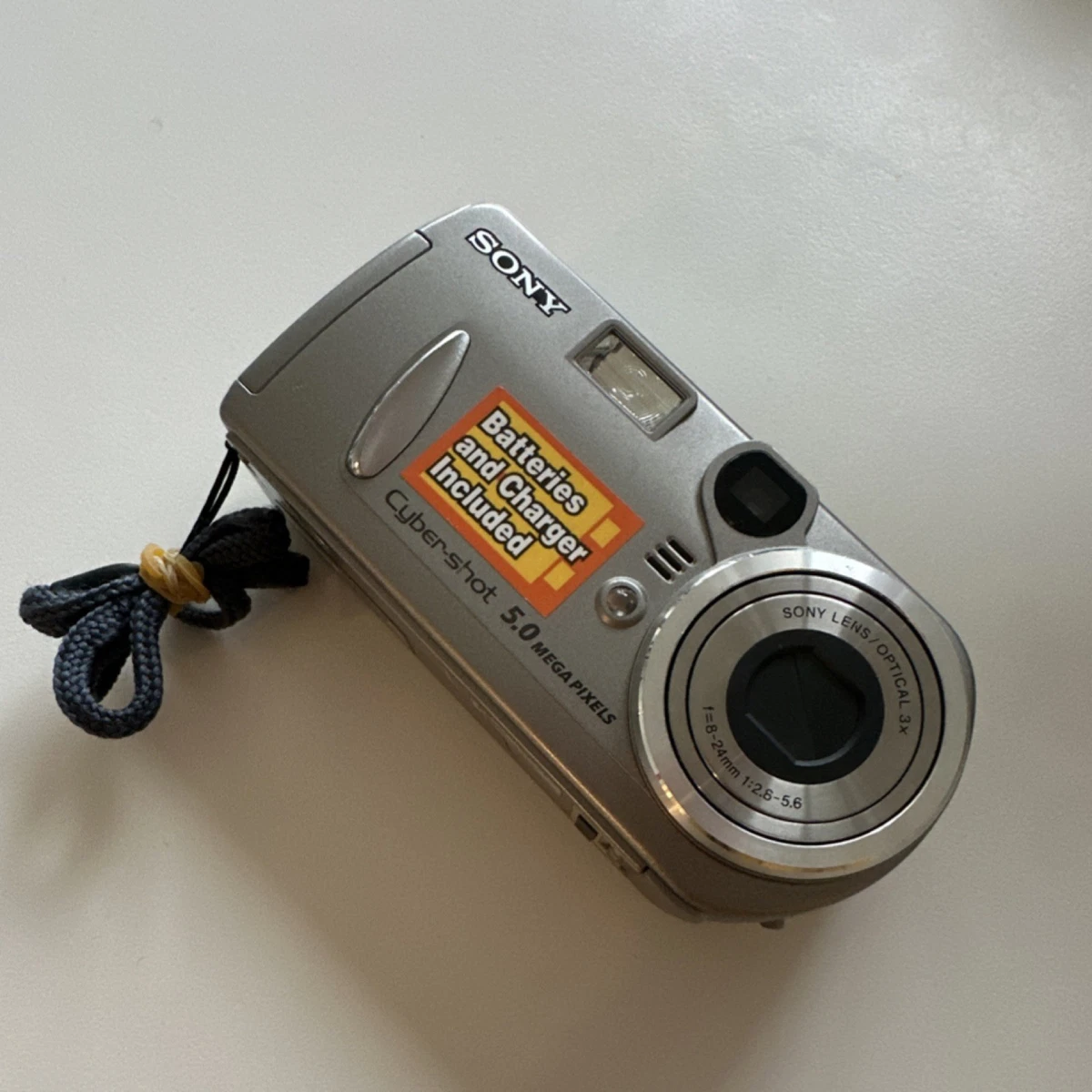 美品 SONY Cyber-shot DSC-P92 デジカメ メモリーカード付 Sony DSC-P92 5-megapixel digital camera at Crutchfield