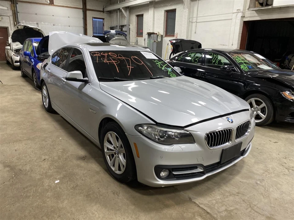 PLASTIC ENGINE COVER BMW 528D 528i 2015 15 1374155 Foto 3 de 4