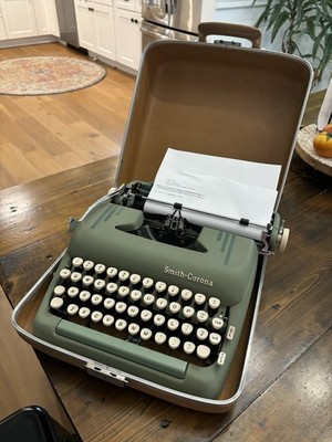 1950s Smith Corona Silent Super Seafoam 5T Series Portable Typewriter Elite Type