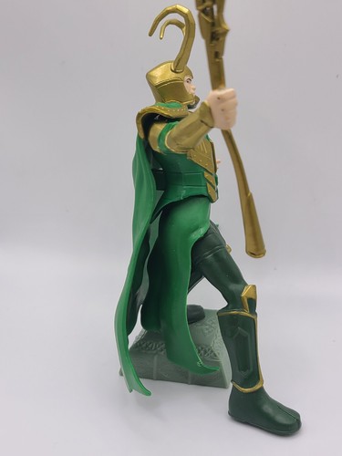 Figurine De Collection Loki De 30 Cm - Marvel Avengers - Titan Hero