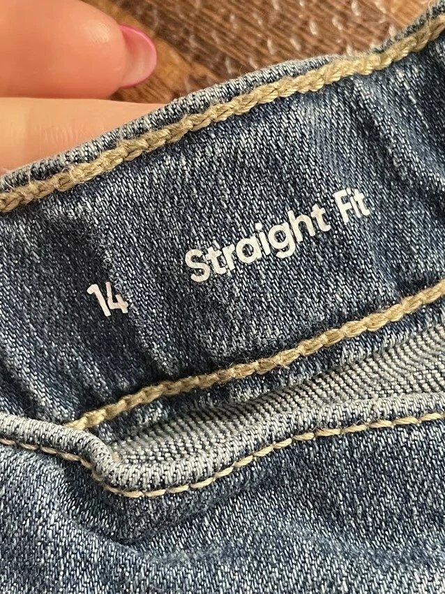 Pantalones de mezclilla Urban Pipeline para niños calce recto azules mezcla de algodón talla 14 Foto 3 de 4