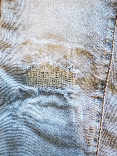 Pantalones de mezclilla SO para niñas talla 8, jegging desgastados  - Imagen 3 de 10