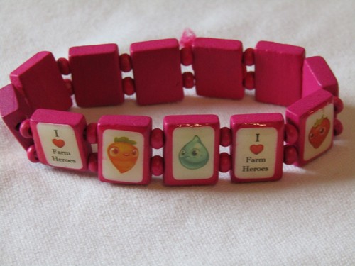 BRACCIALI IN LEGNO PER BAMBINI AMO GLI EROI DELLA FATTORIA IN VARI COLORI. - Foto 3 di 7