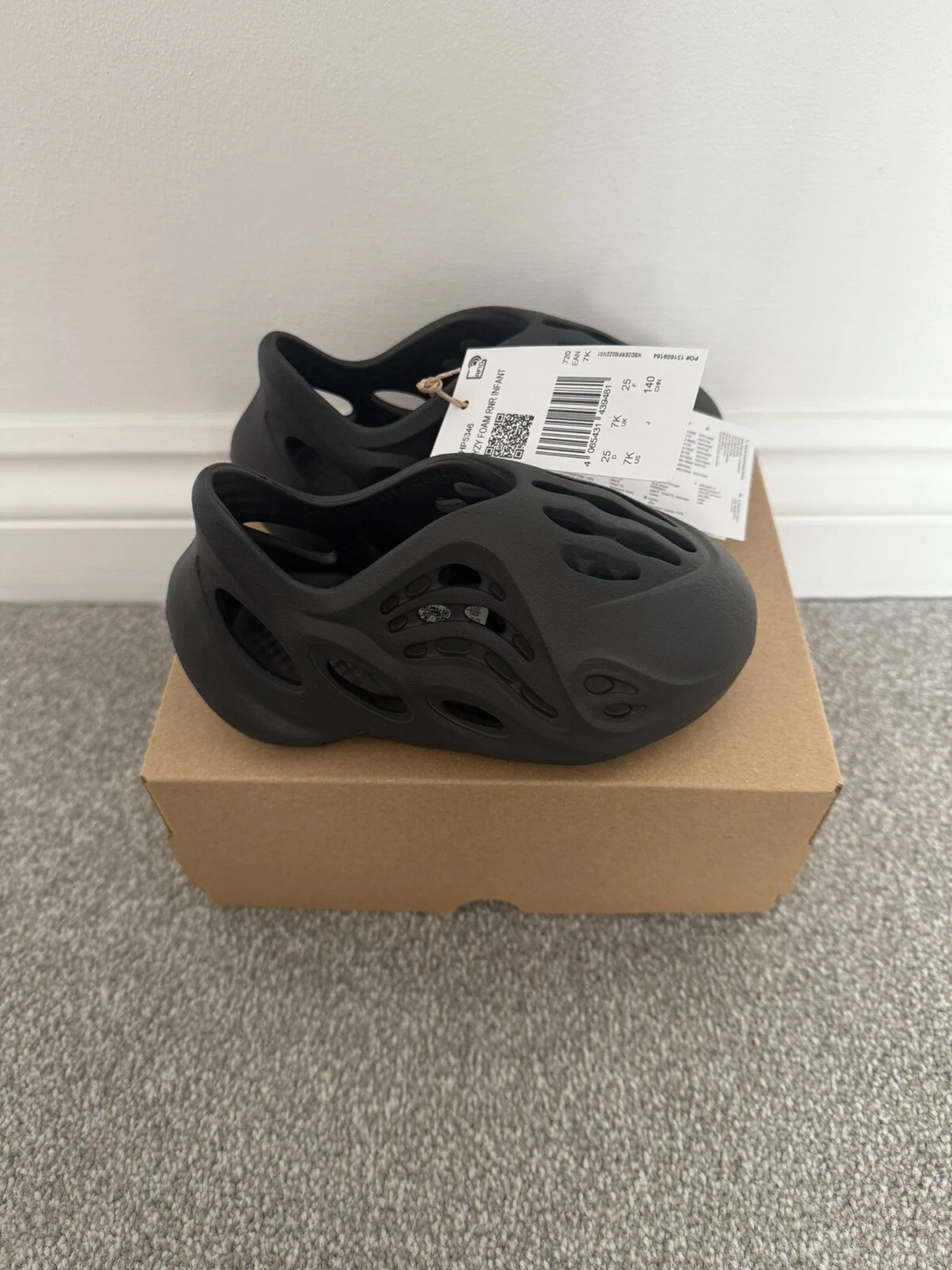 Adidas Yeezy Foam Runner Onyx UK 7 bambino neonato bambino.