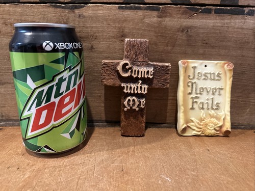 Lot of 2 Mini Vintage Bible Verse Scripture Wall Art Plaques Cross 1949 Plastext - Picture 2 of 6