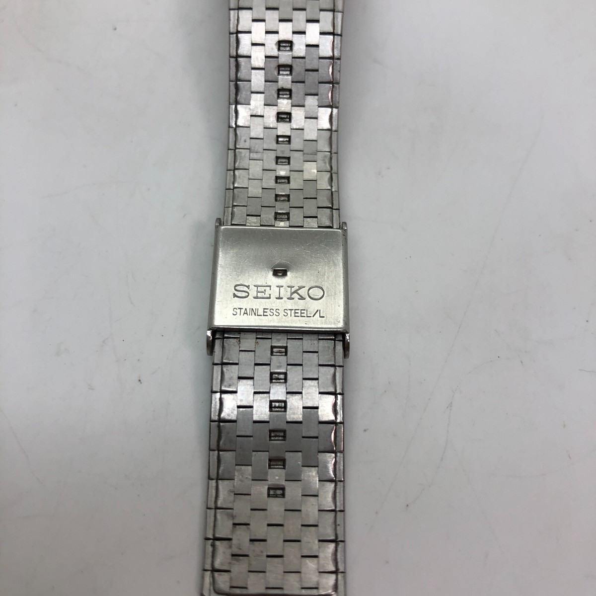 時計　BASLE 18k +STERLING SILVER Burberry The City Silver Dial Two Tone Steel Strap Watch for