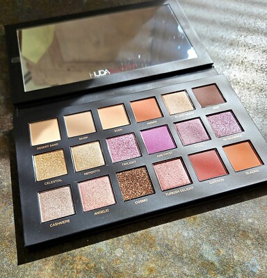 Huda Beauty Desert Dusk Eyeshadow Palette 18 Shades Authentic for