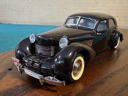 Mini Marque 43 US47 1936 Cord Westchester Sedan Coppertone 1/43 69 of 250 Auburn - Picture 2 of 21