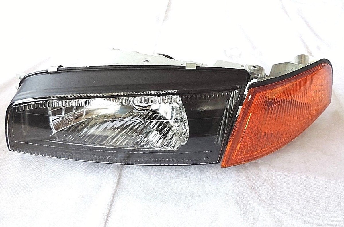 ミランチー MITSUBISHI LANCER C11 1984 86 FRONT HEADLIGHT PAIR LEFT