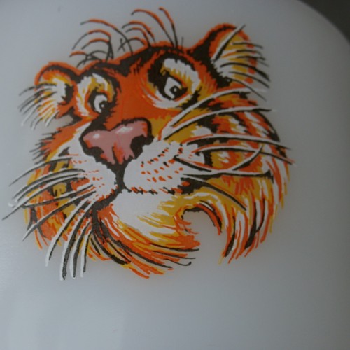 7 Fire King Milk Glass ESSO TIGER Coffee Cups & Matching Serving Bar Tray PROMO - Picture 2 of 12